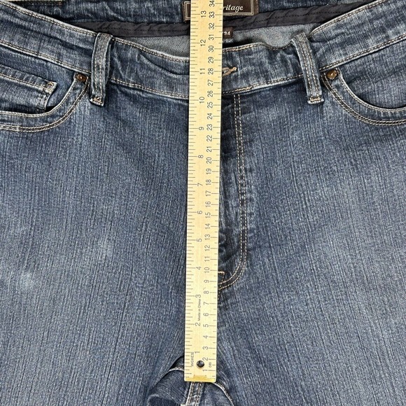 34 Heritage Jeans Men's 42x34 Blue Medium Wash Denim Straight Leg Measures 38x29 - Picture 6 of 14
